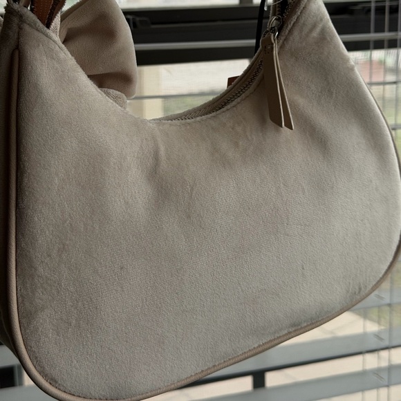 Juicy Couture Beige Shoulder Bag with Bow and Charm - Picture 5 of 6